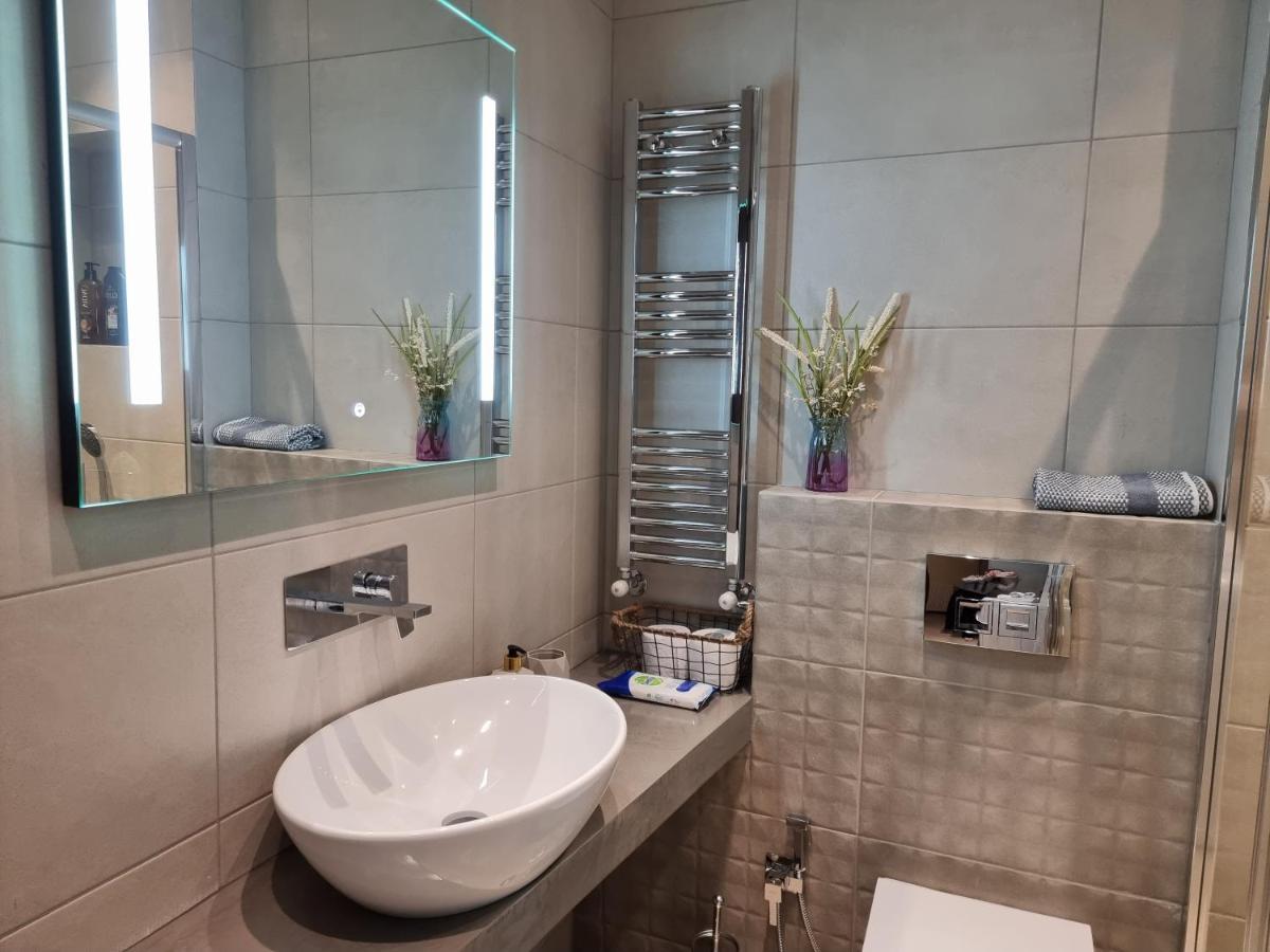 Iris City Center Premium Studio Thessaloníki Exteriör bild